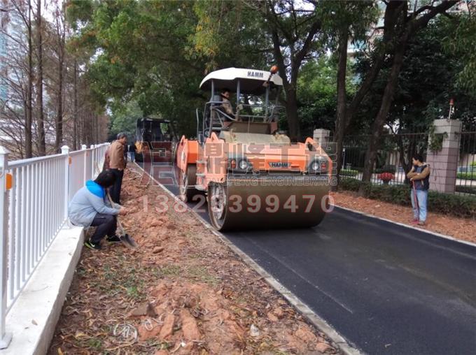 福田高尔夫球场道路沥青工程,深圳沥青路面摊铺,东莞沥青施工队,摊铺机租用价格,压路机租凭多少钱,彩色沥青路面,沥青搅拌站,做沥青的厂家,深圳鼎峰交通工程有限公司