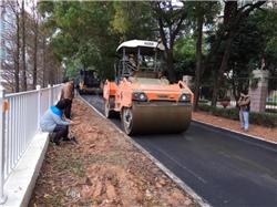 福田高尔夫球场道路沥青工程,深圳沥青路面摊铺,东莞沥青施工队,摊铺机租用价格,压路机租凭多少钱,彩色沥青路面,沥青搅拌站,做沥青的厂家,深圳鼎峰交通工程有限公司